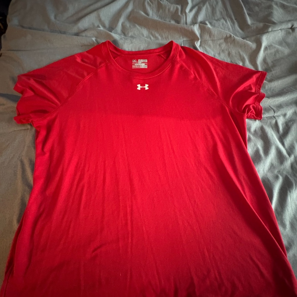Under Armour Woman’s Vibrant Red Short Sleeve Tee